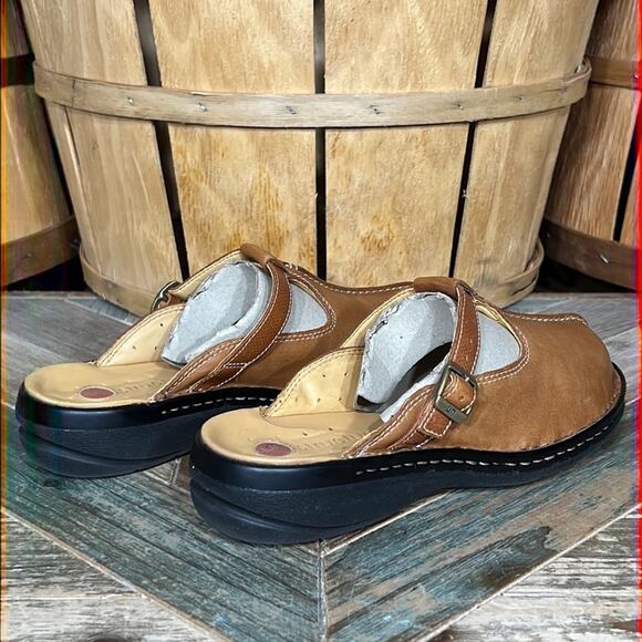 Clarks Unstructured Tan Leather Buckle Strap Comfort Clogs Mules Womens Size 7 - Picture 5 of 11